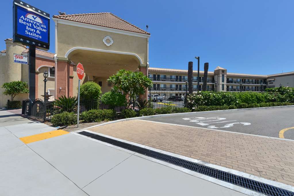 Hotel Heritage El Monte Exterior photo